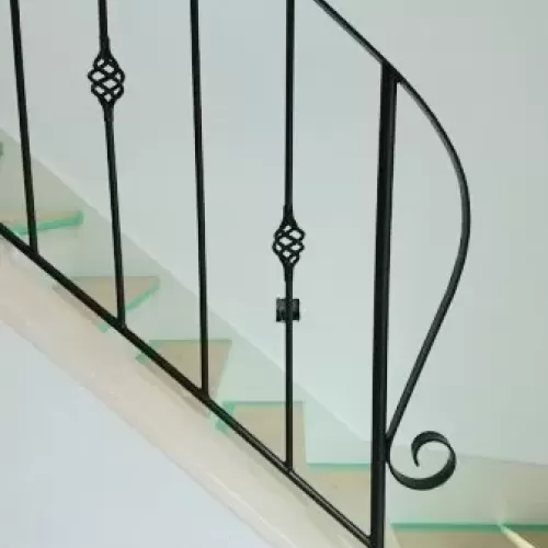 オープン階段　装飾アイアン手摺のサムネイル
